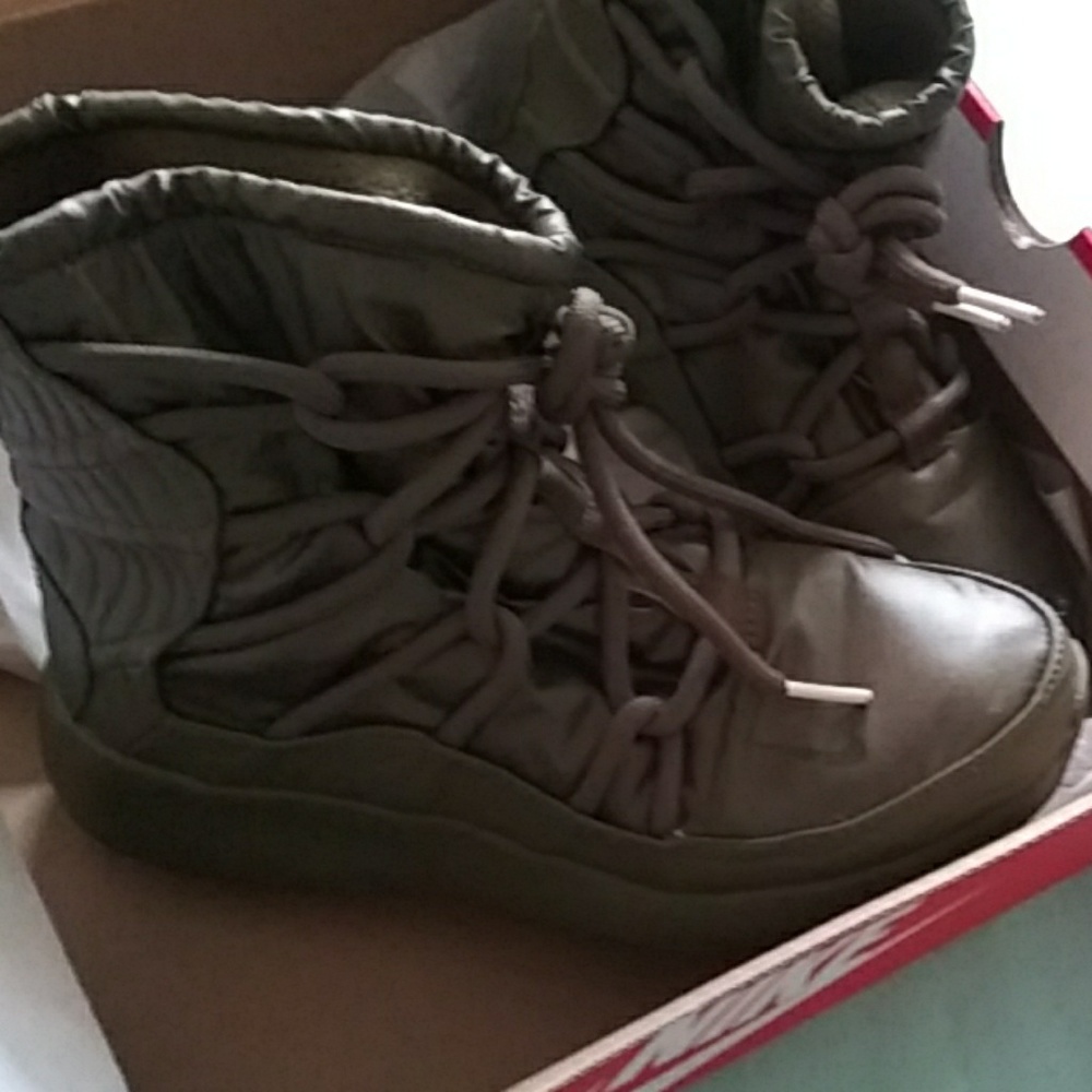 Nike boots